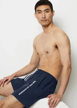 Badeshorts aus recyceltem Material