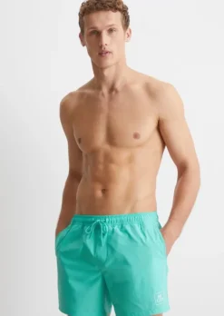 Badeshorts aus recyceltem Material