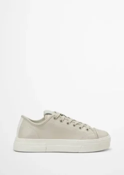 Court-Sneaker aus hochwertigem Rindleder