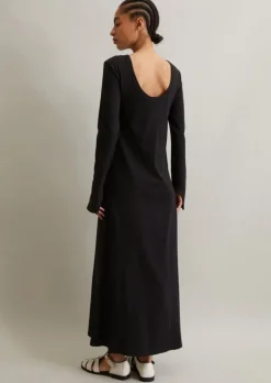 Jerseykleid ausgestellt aus Rippjersey