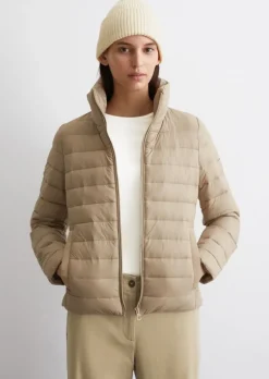 Leichte Steppjacke fitted mit recycelten Materialien