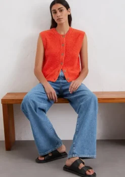 Ärmellose Strickweste regular aus Bouclé-Garn