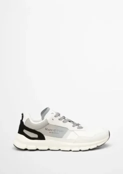 Sneaker aus hochwertigem Material-Mix