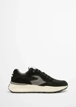 Sneaker aus hochwertigem Material-Mix