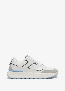 Sneaker aus Rindleder und Mesh