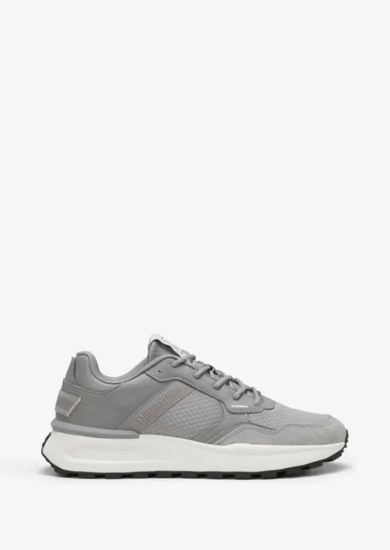 Sneaker aus Rindleder und Mesh