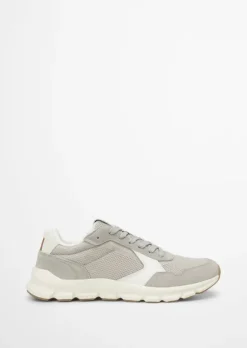 Sneaker aus ultraleichtem Material