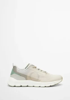 Sneaker aus ultraleichtem Material