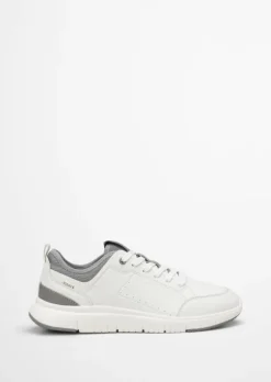 Sneaker mit gepolstertem Strickeinsatz