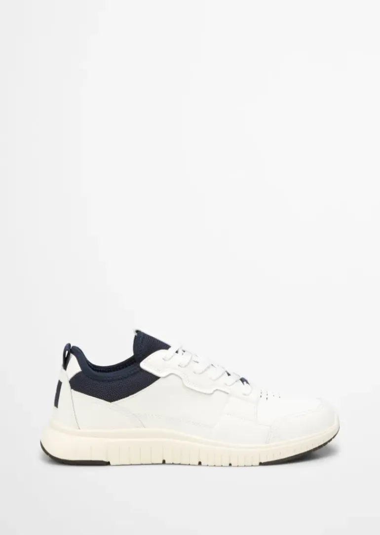 Sneaker mit gepolstertem Strickeinsatz