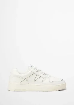 Sneaker mit robuster Gummisohle